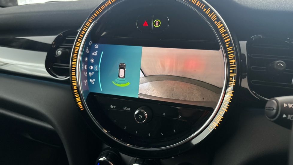 MINI HATCHBACK reverse camera