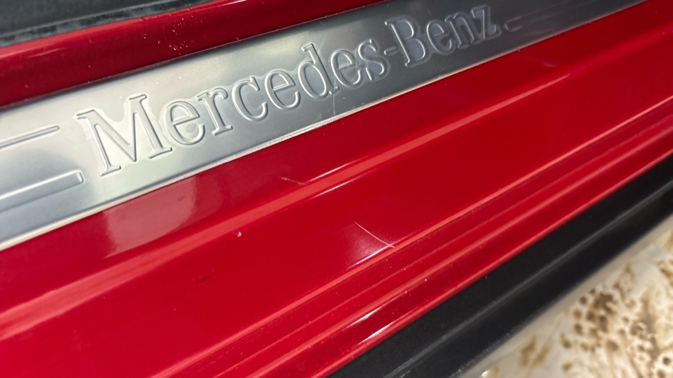 MERCEDES EQE Scratches