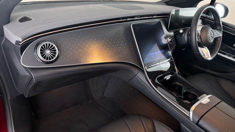 MERCEDES EQE Image 10