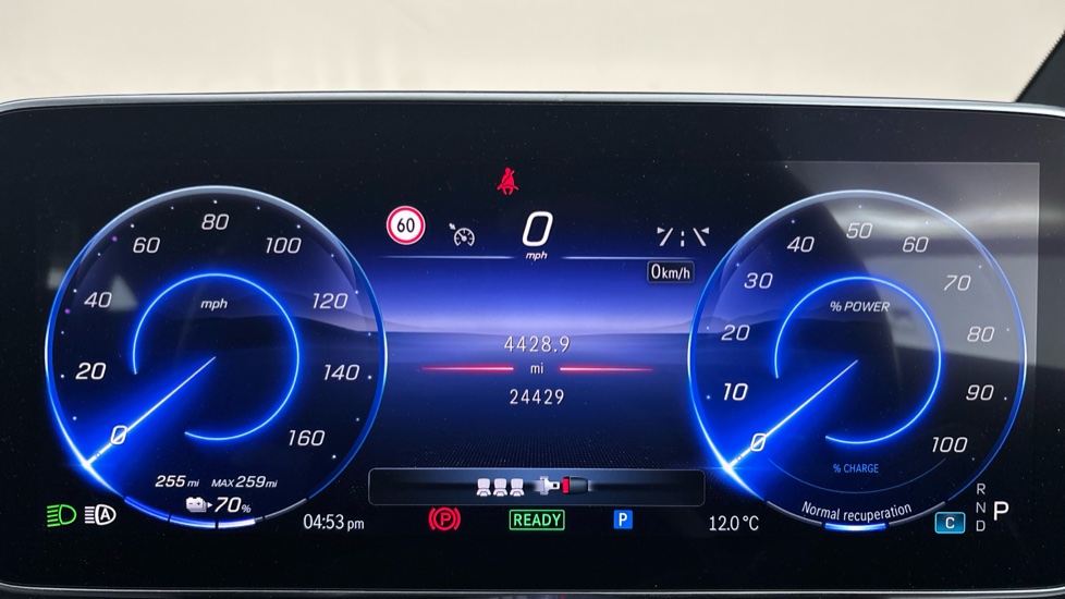 MERCEDES EQE Image 13