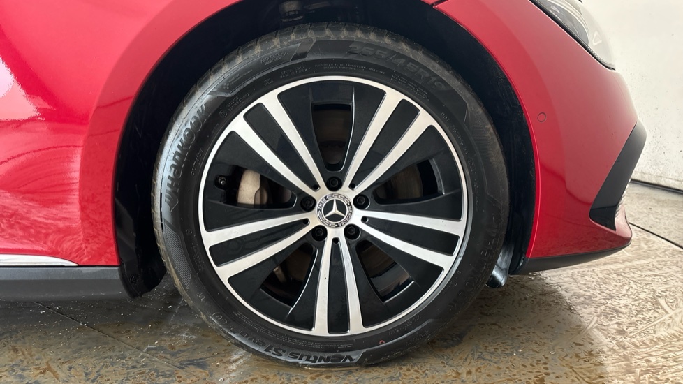 MERCEDES EQE Image 20