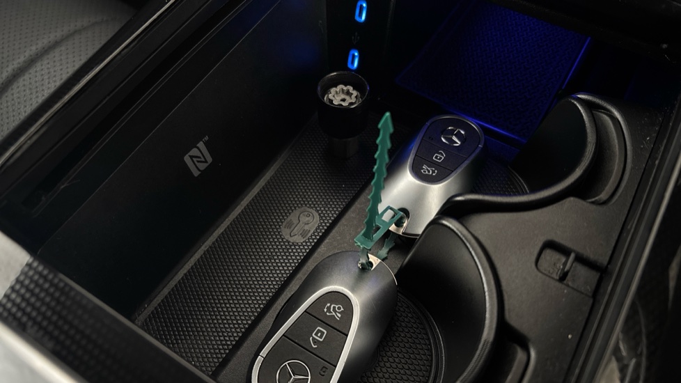 MERCEDES EQE 2 keys available