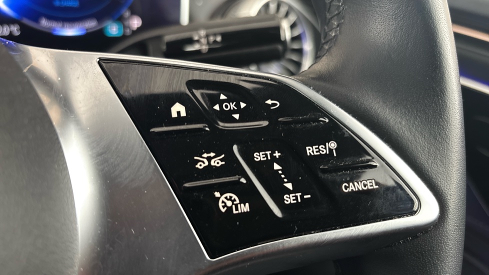MERCEDES EQE Cruise control