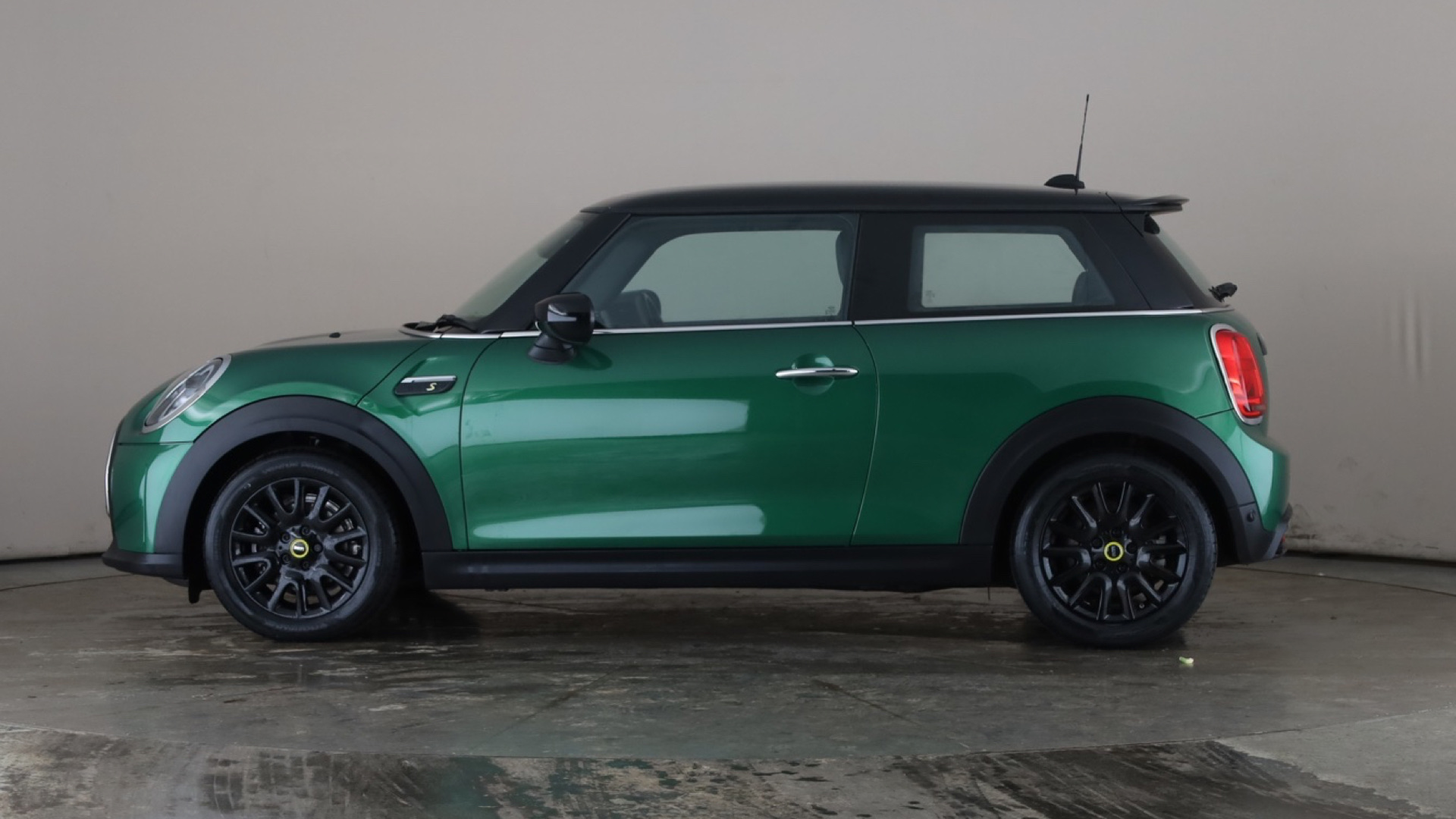 4020908 135kW Cooper S Level 2 33kWh 3dr Auto