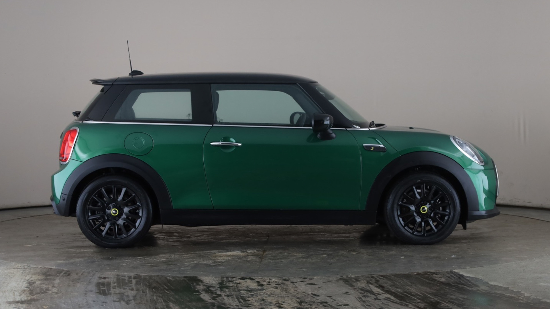 4020908 135kW Cooper S Level 2 33kWh 3dr Auto
