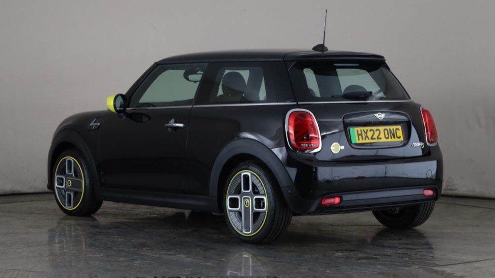MINI HATCHBACK Image 3