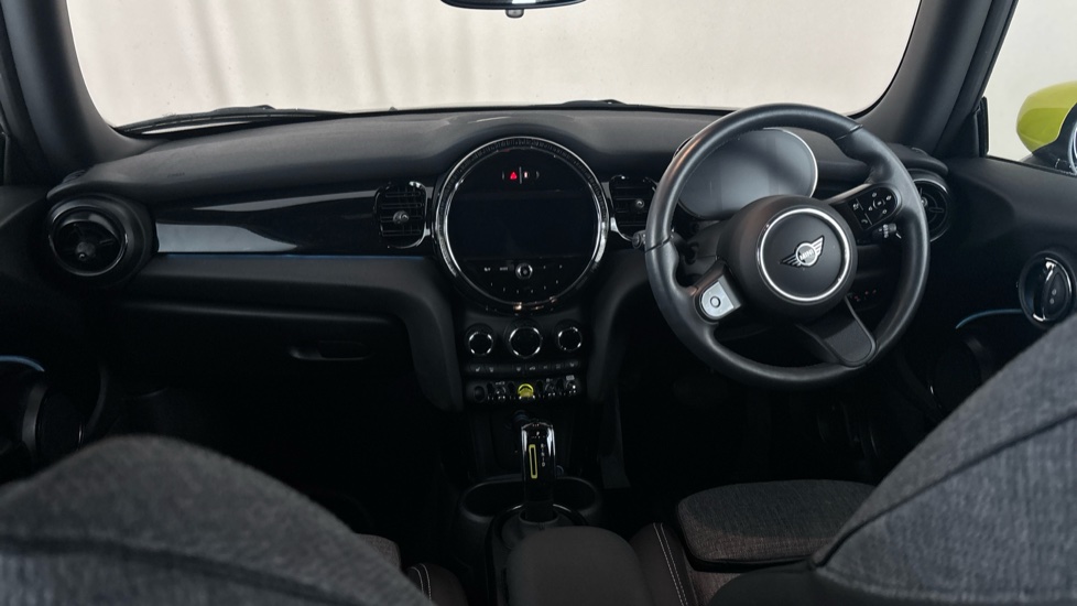 MINI HATCHBACK Image 11