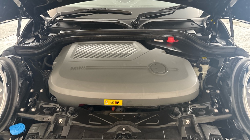 MINI HATCHBACK Image 16