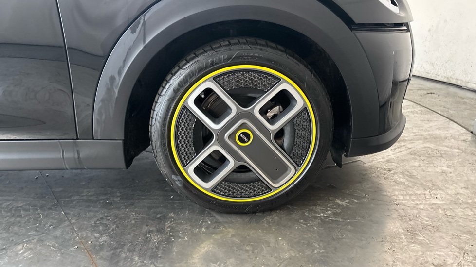 MINI HATCHBACK Image 20