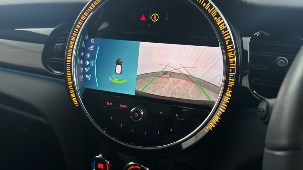 MINI HATCHBACK reverse camera