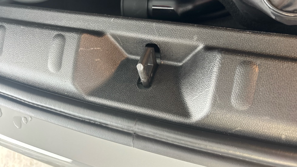 MINI HATCHBACK Scratches