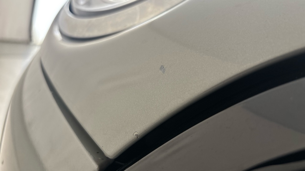 MINI HATCHBACK Dent and chips