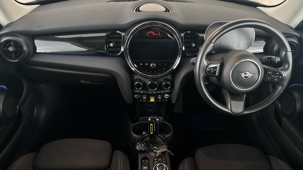 MINI HATCHBACK Image 11