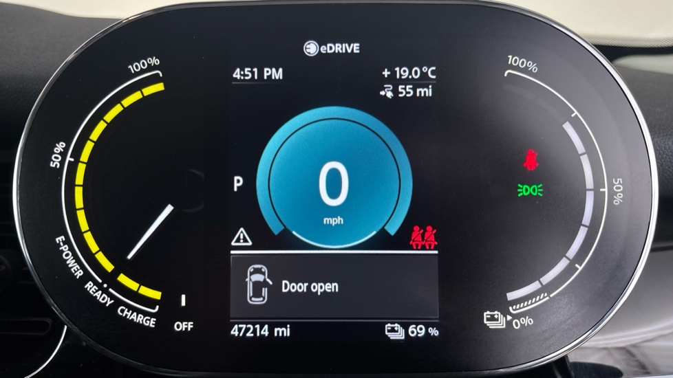 MINI HATCHBACK Image 13