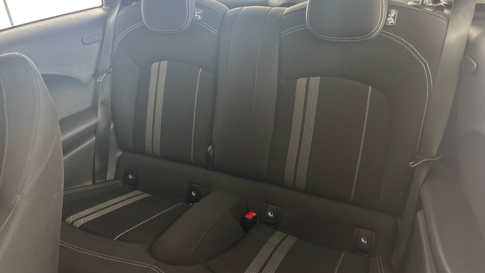 MINI HATCHBACK Image 14