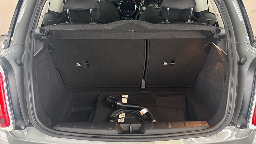 MINI HATCHBACK Image 15