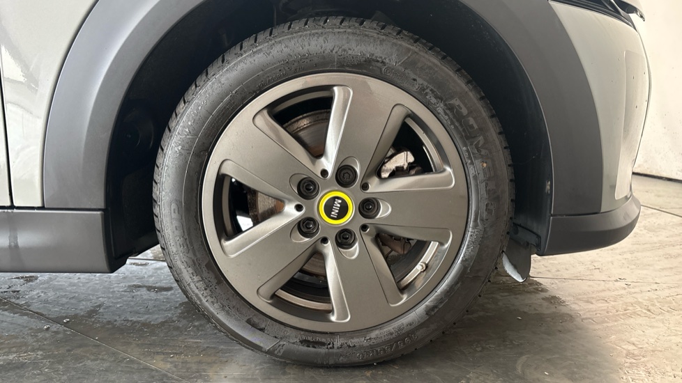 MINI HATCHBACK Image 20