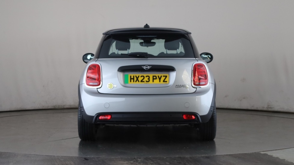 MINI HATCHBACK Image 4