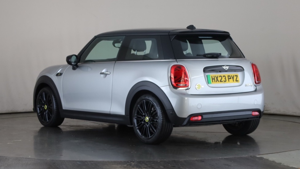 MINI HATCHBACK Image 3