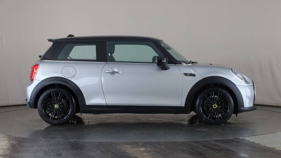 MINI HATCHBACK Image 6
