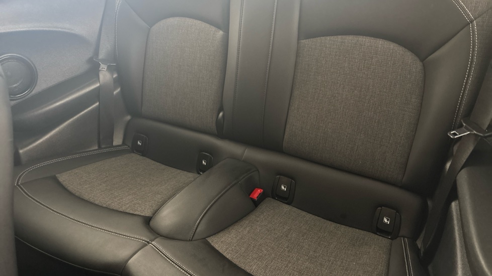 MINI HATCHBACK Image 14