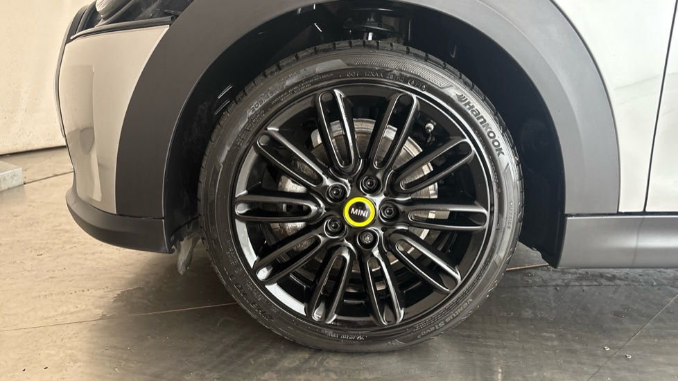 MINI HATCHBACK Image 17