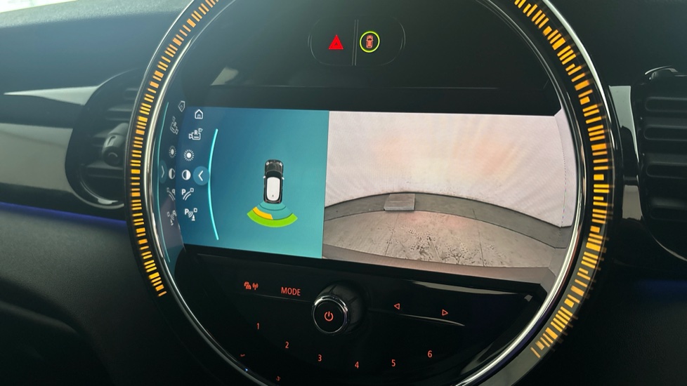 MINI HATCHBACK reverse camera
