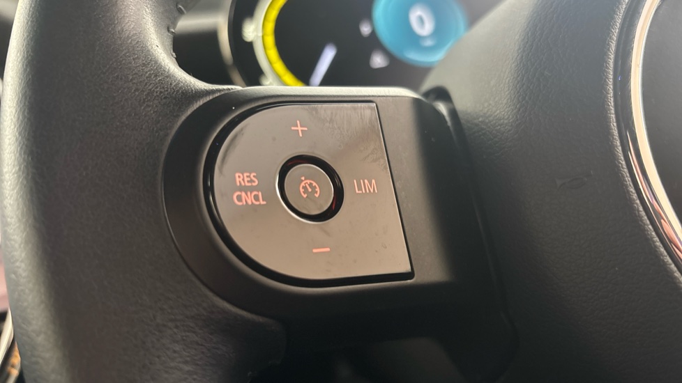 MINI HATCHBACK cruise control