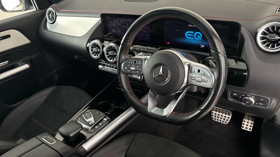 MERCEDES EQA Image 9
