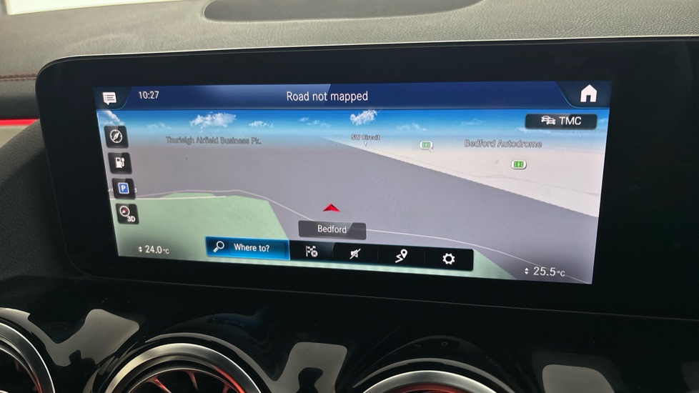 MERCEDES EQA Image 12