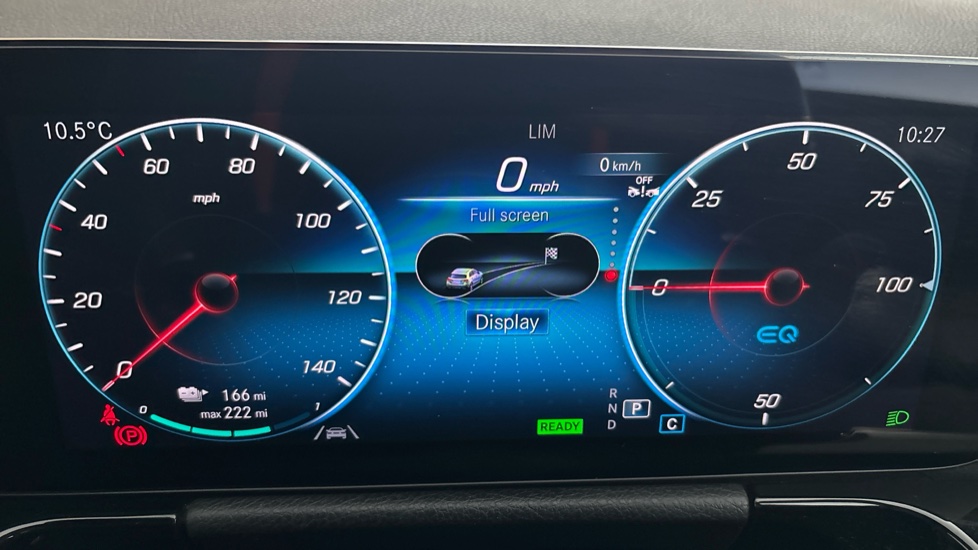 MERCEDES EQA Image 13