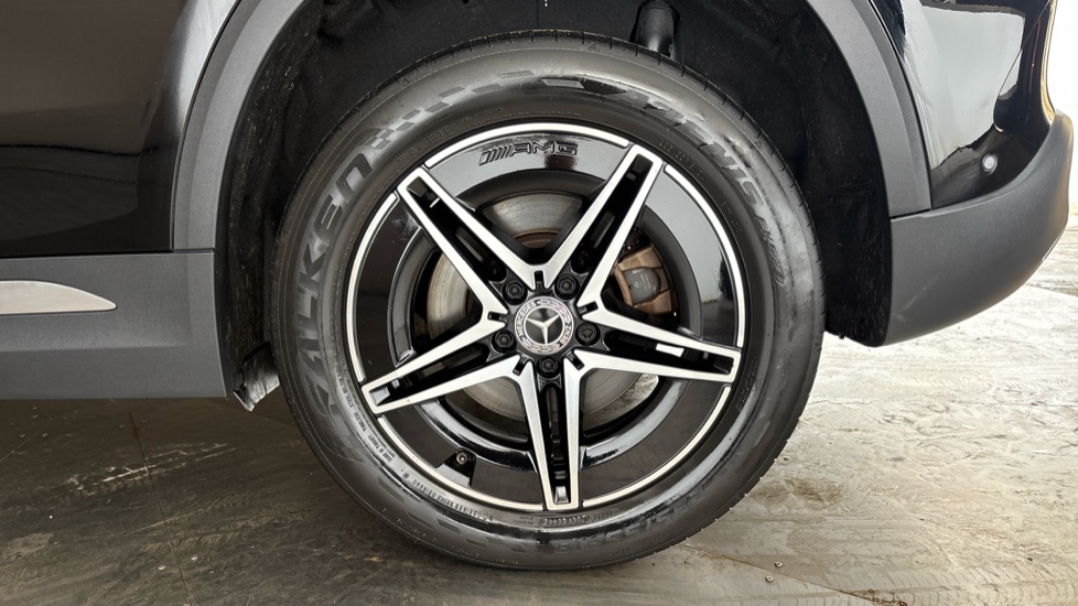 MERCEDES EQA Image 18