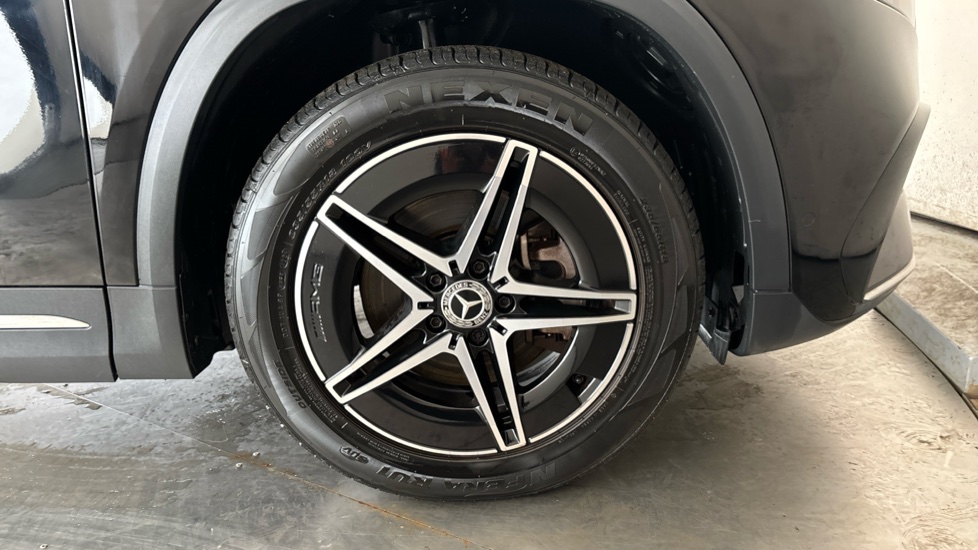 MERCEDES EQA Image 20