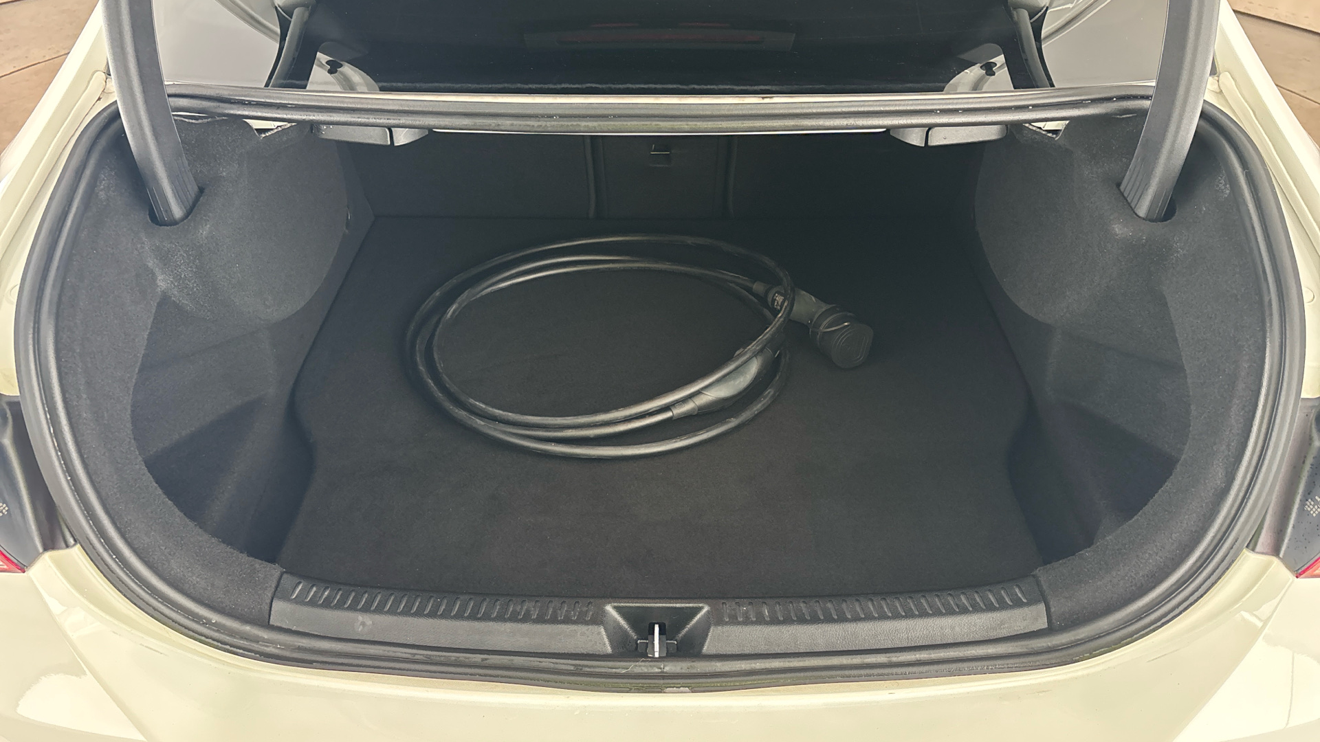 4020614 A250e AMG Line Executive Edition 4dr Auto