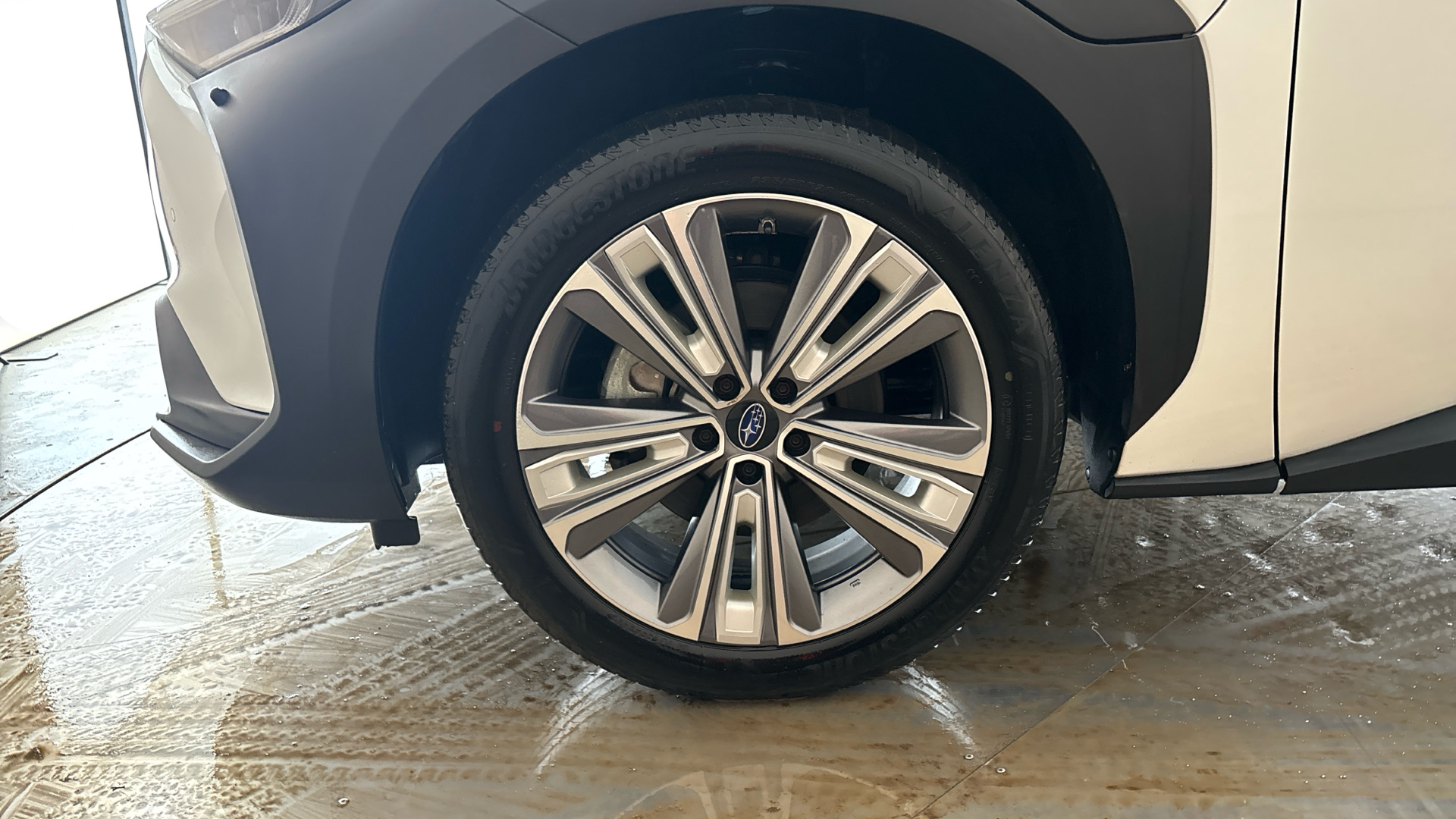 4058401 150kW Touring 71.4kWh 5dr Auto AWD