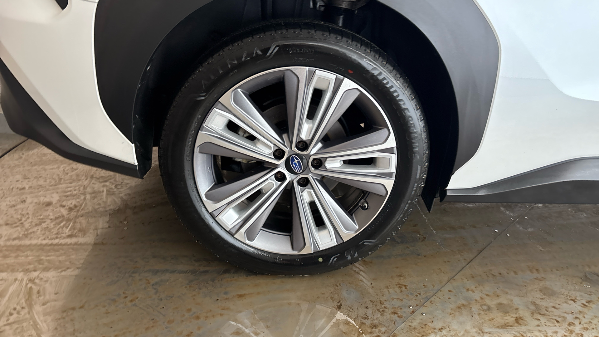 4058401 150kW Touring 71.4kWh 5dr Auto AWD