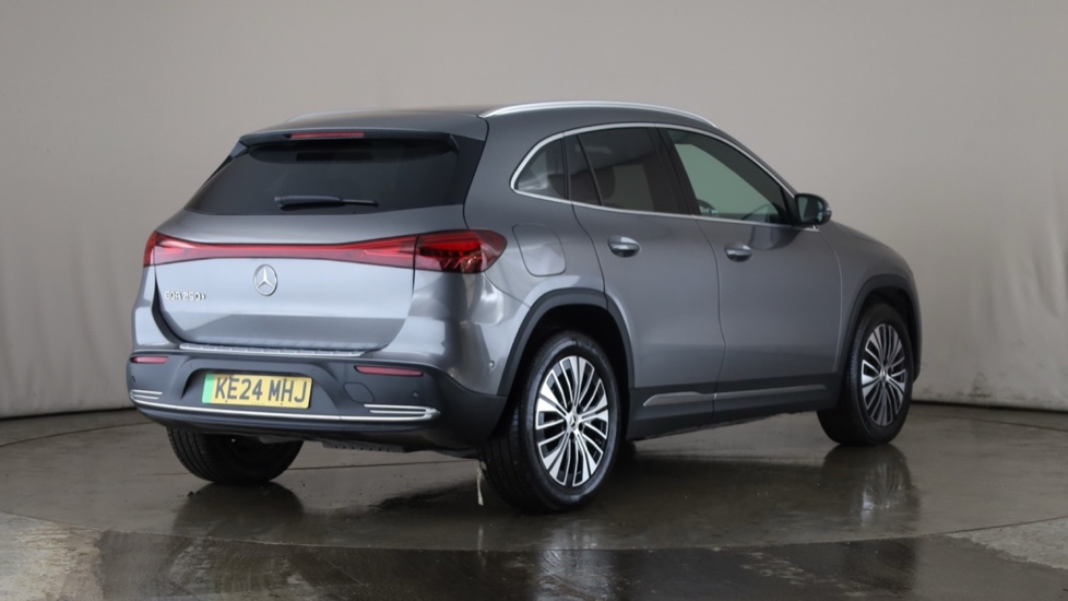 MERCEDES EQA Image 5