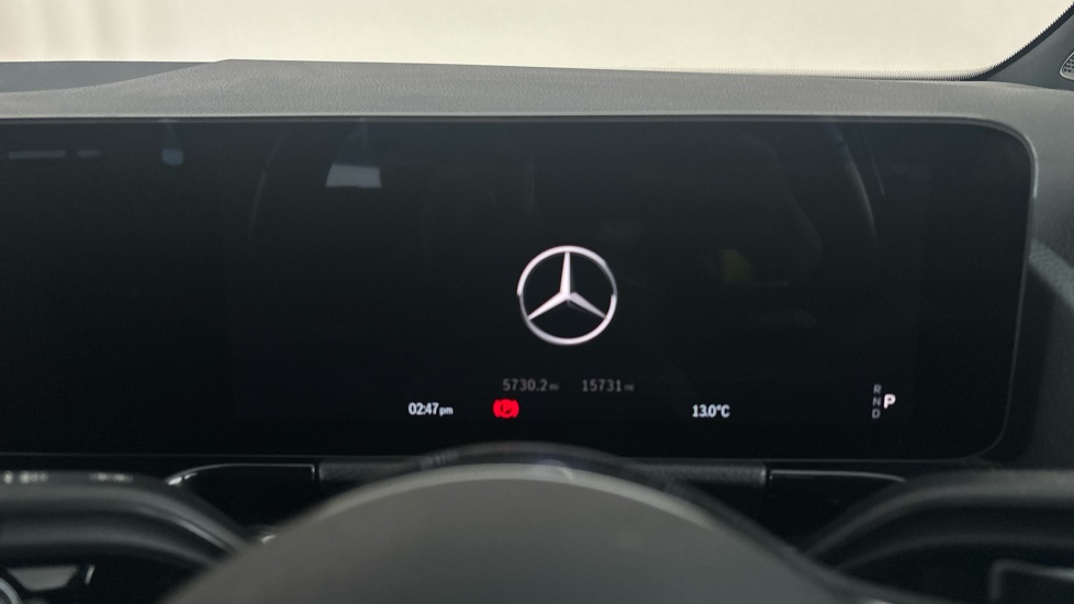 MERCEDES EQA Image 13