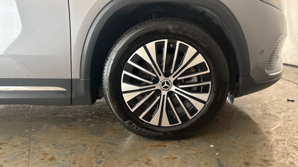 MERCEDES EQA Image 20