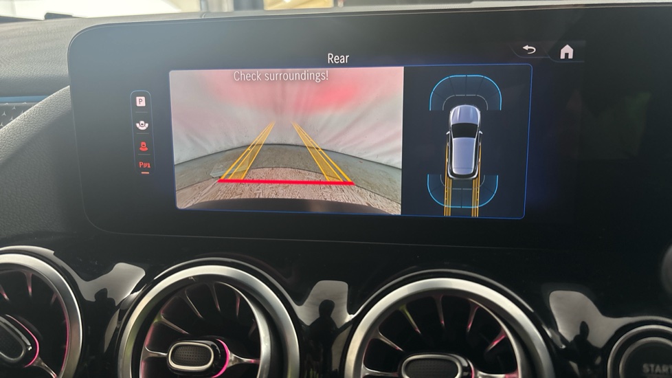 MERCEDES EQA reverse camera