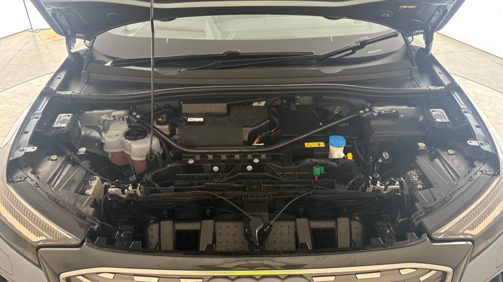 AUDI Q4 Image 16