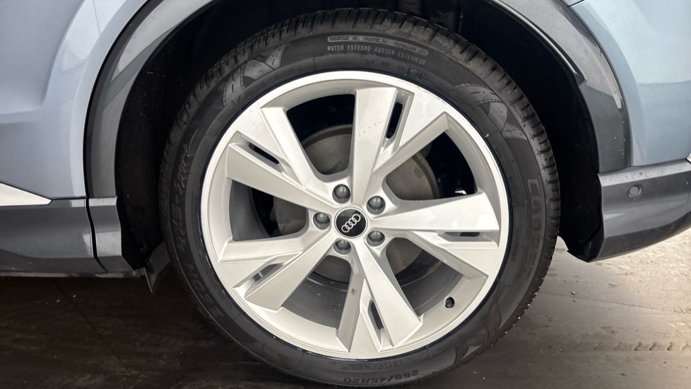 AUDI Q4 Image 18