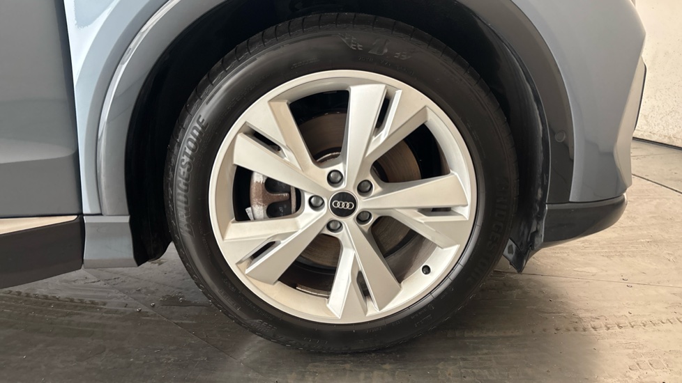 AUDI Q4 Image 20