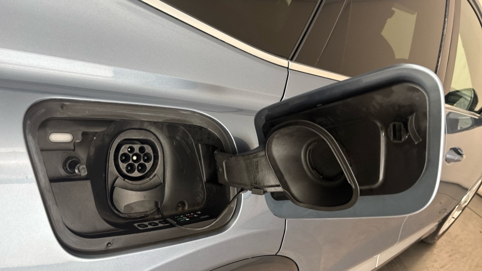 AUDI Q4 Image 21