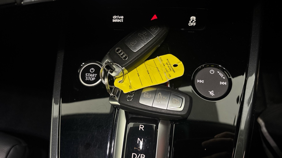 AUDI Q4 two keys