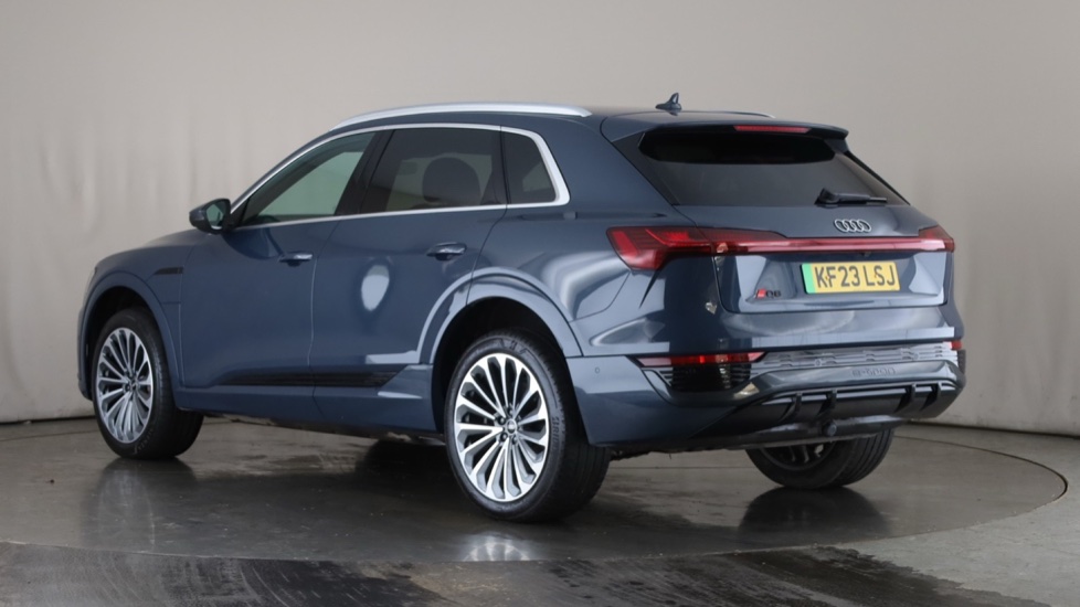 AUDI Q8 Image 3