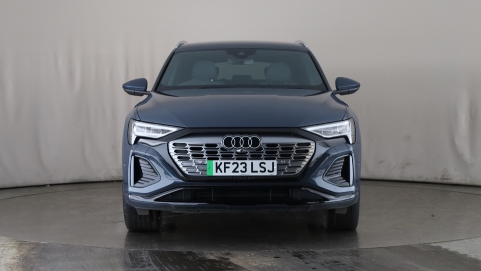 AUDI Q8 Image 8