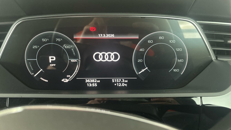 AUDI Q8 Image 13
