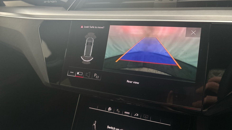 AUDI Q8 reverse camera