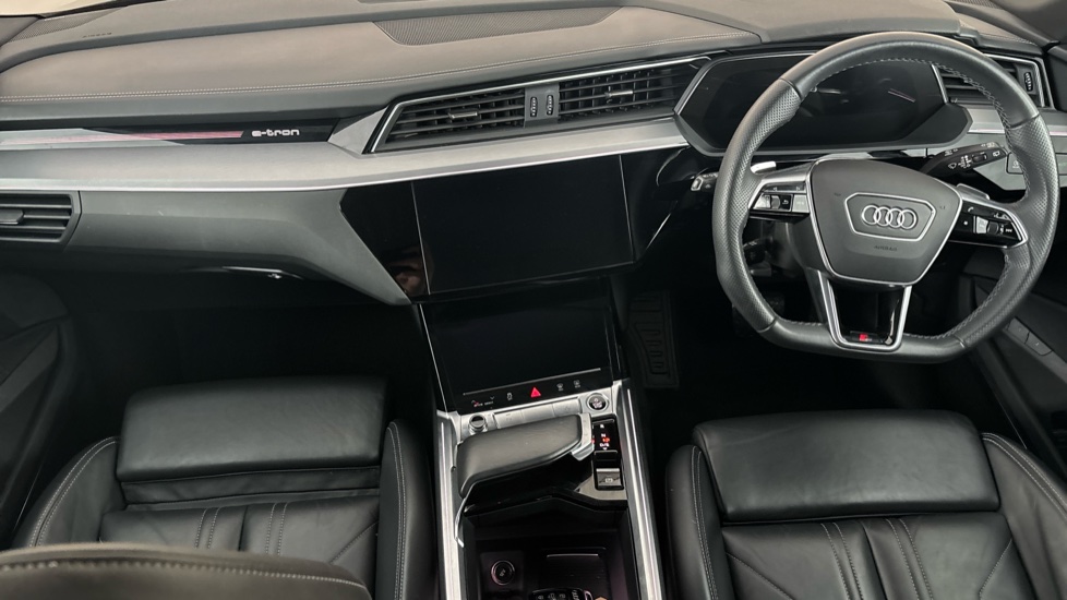 AUDI E-TRON Image 11
